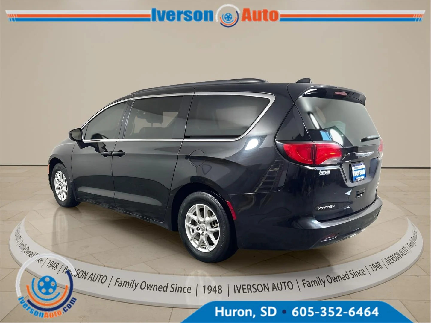 Used 2020 Brilliant Black Crystal Pearlcoat Chrysler LXI image 9