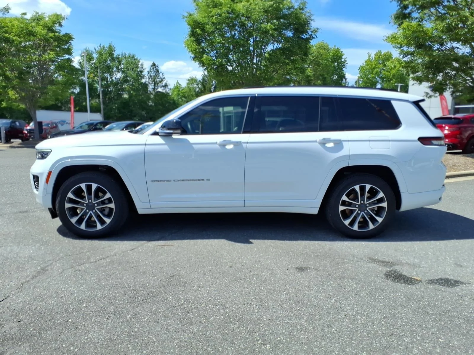 Used 2023 Bright White Clearcoat Jeep Overland image 3