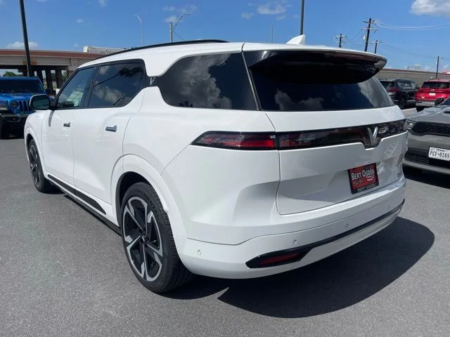 2024 VinFast VF 9 PLUS - Photo 5