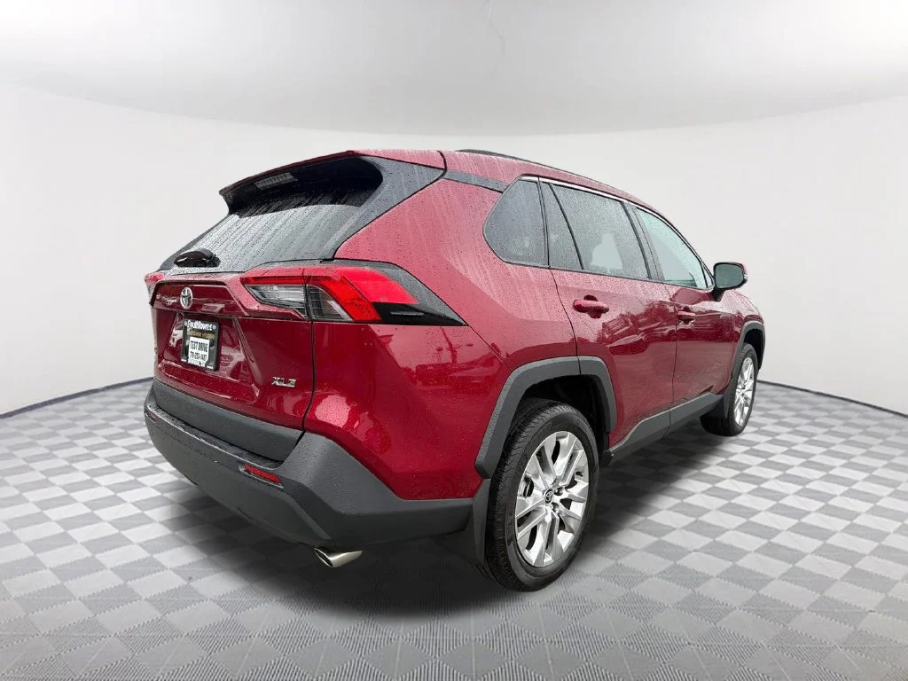 Used 2025 Red Toyota XLE Premium image 5