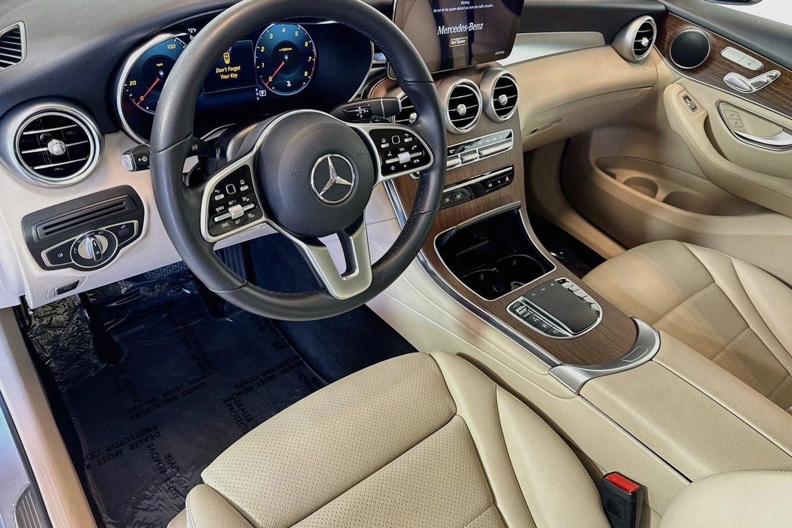 Used 2022 Cirrus Silver Metallic Mercedes-Benz GLC 300 image 9