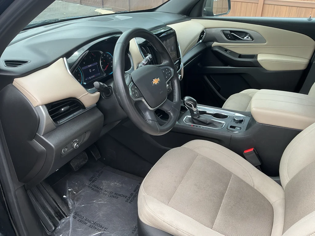 Used 2022 Mosaic Black Metallic Chevrolet LT Cloth image 11