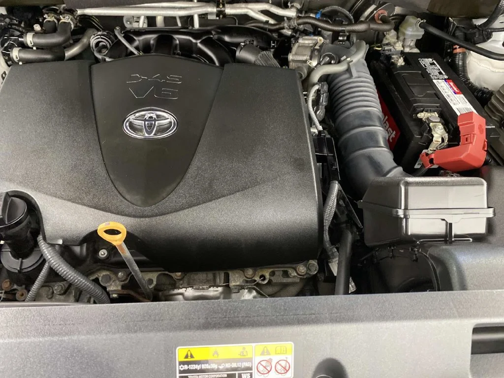 Used 2021 Blizzard Pearl Toyota XLE image 30