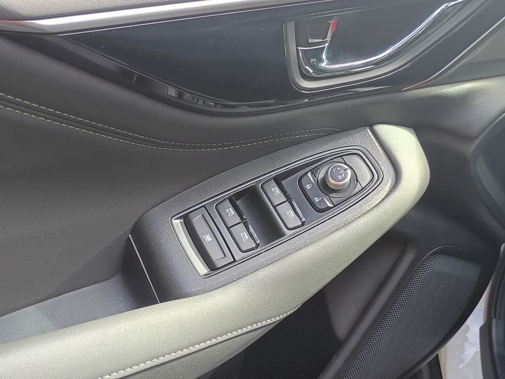 Used 2025 Crystal White Pearl Subaru Onyx Edition XT image 14