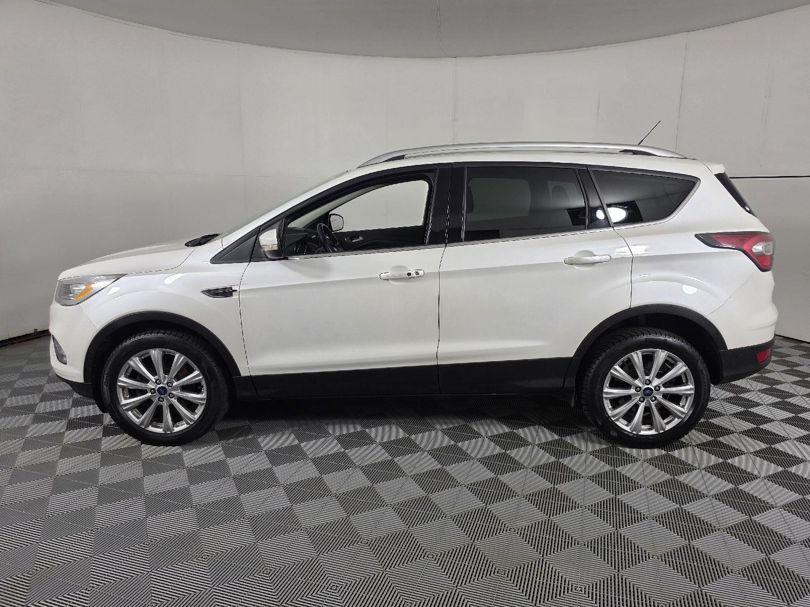Used 2017 White Platinum Metallic Tri-Coat Ford Titanium image 7