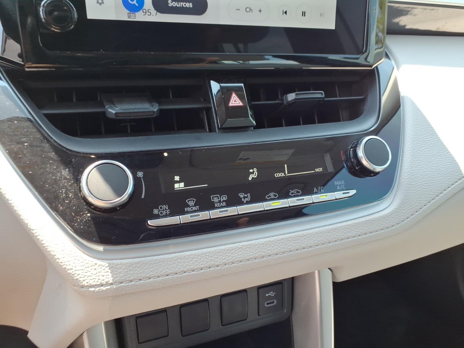 Used 2024 Sonic Silver Toyota L image 21