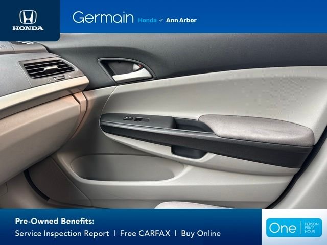 Used 2012 Alabaster Silver Metallic Honda LX image 30