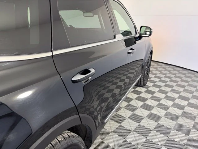 Used 2024 Black Kia SX image 9