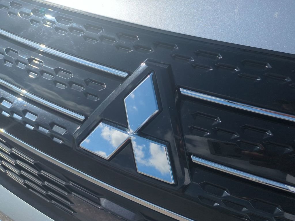 2024 Mitsubishi Outlander SE Black Edition - Photo 13