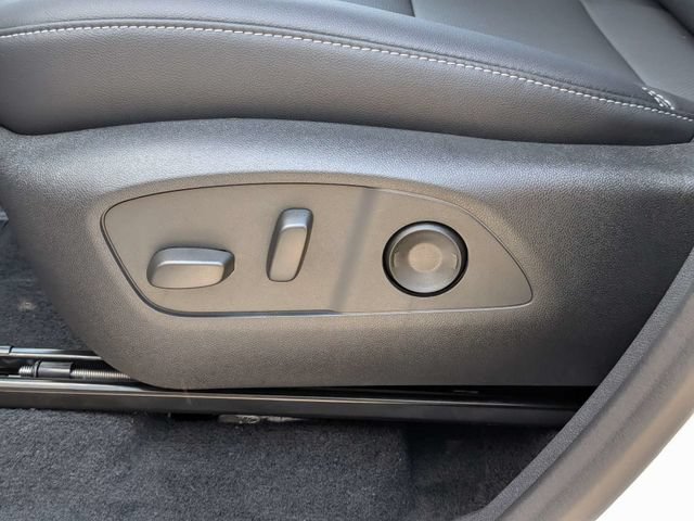 New 2027 Summit White Chevrolet LT image 21