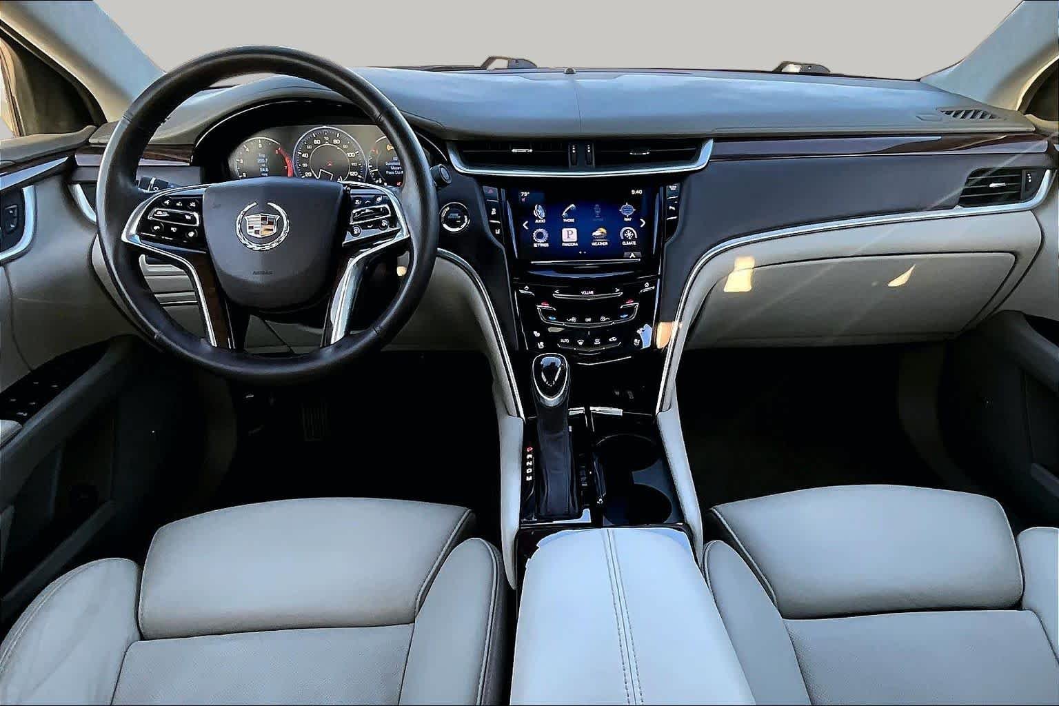 Used 2014 White Diamond Tricoat Cadillac Platinum image 15