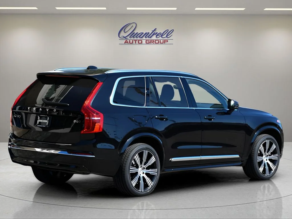 Used 2023 Onyx Black Metallic Volvo Ultimate image 4