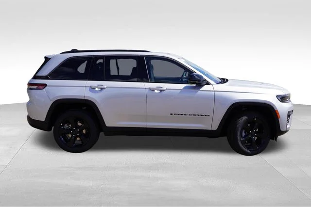 New 2026 Silver Zynith Jeep Limited image 2