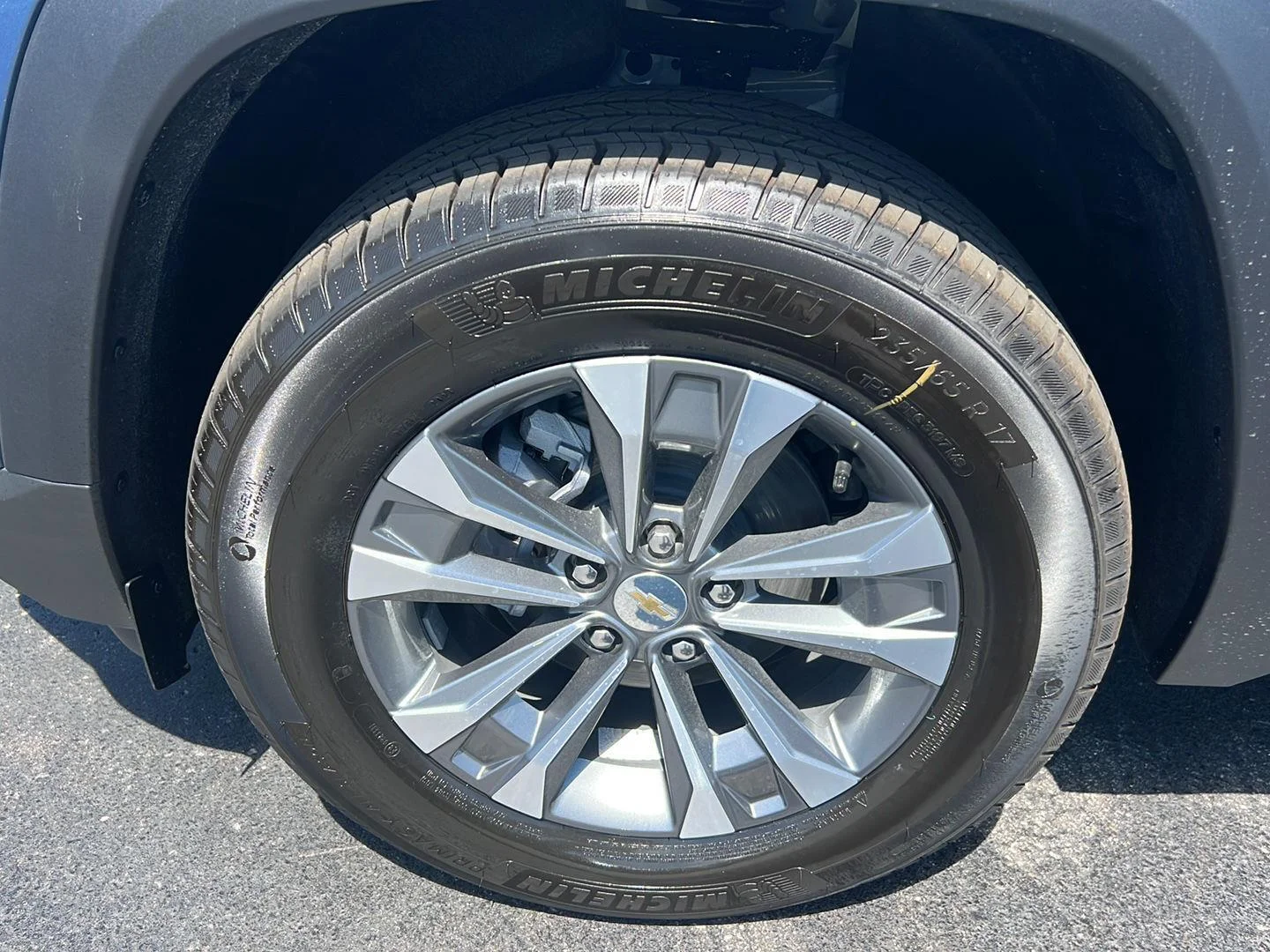 2027 Chevrolet Equinox LT - Photo 40