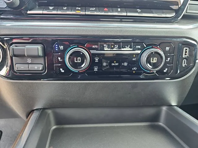 Used 2024 White Chevrolet High Country image 25