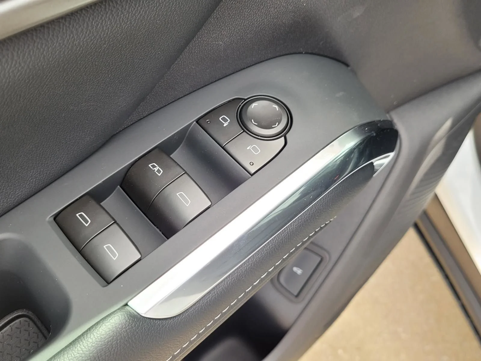 2026 Chevrolet Traverse LT - Photo 15