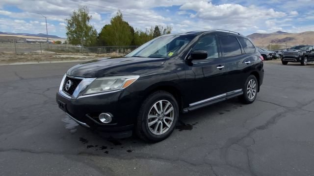 Used 2016 Black Nissan SL image 4
