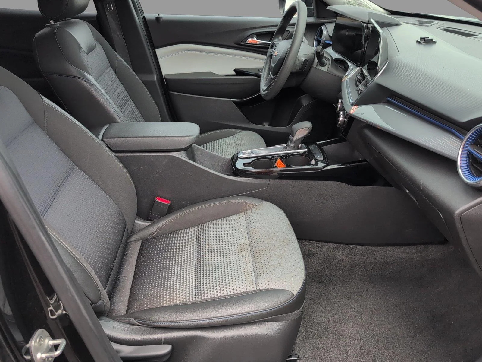 Used 2024 Mosaic Black Metallic Chevrolet LT image 39
