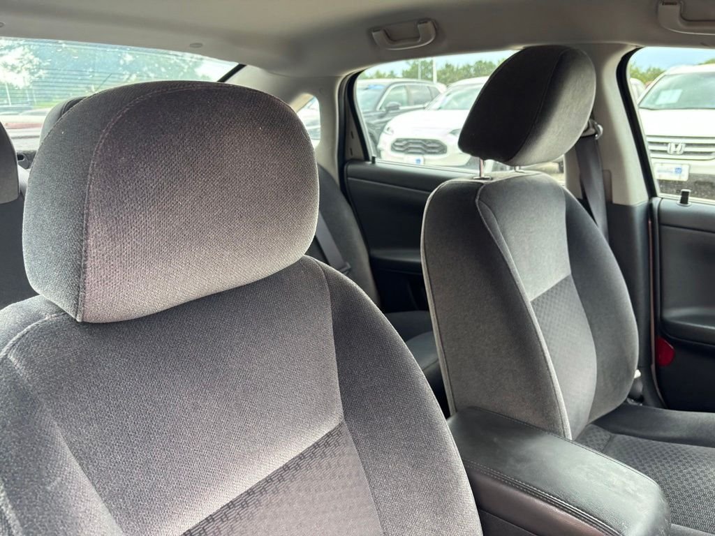 Used 2011 Gold Mist Metallic Chevrolet LT image 17