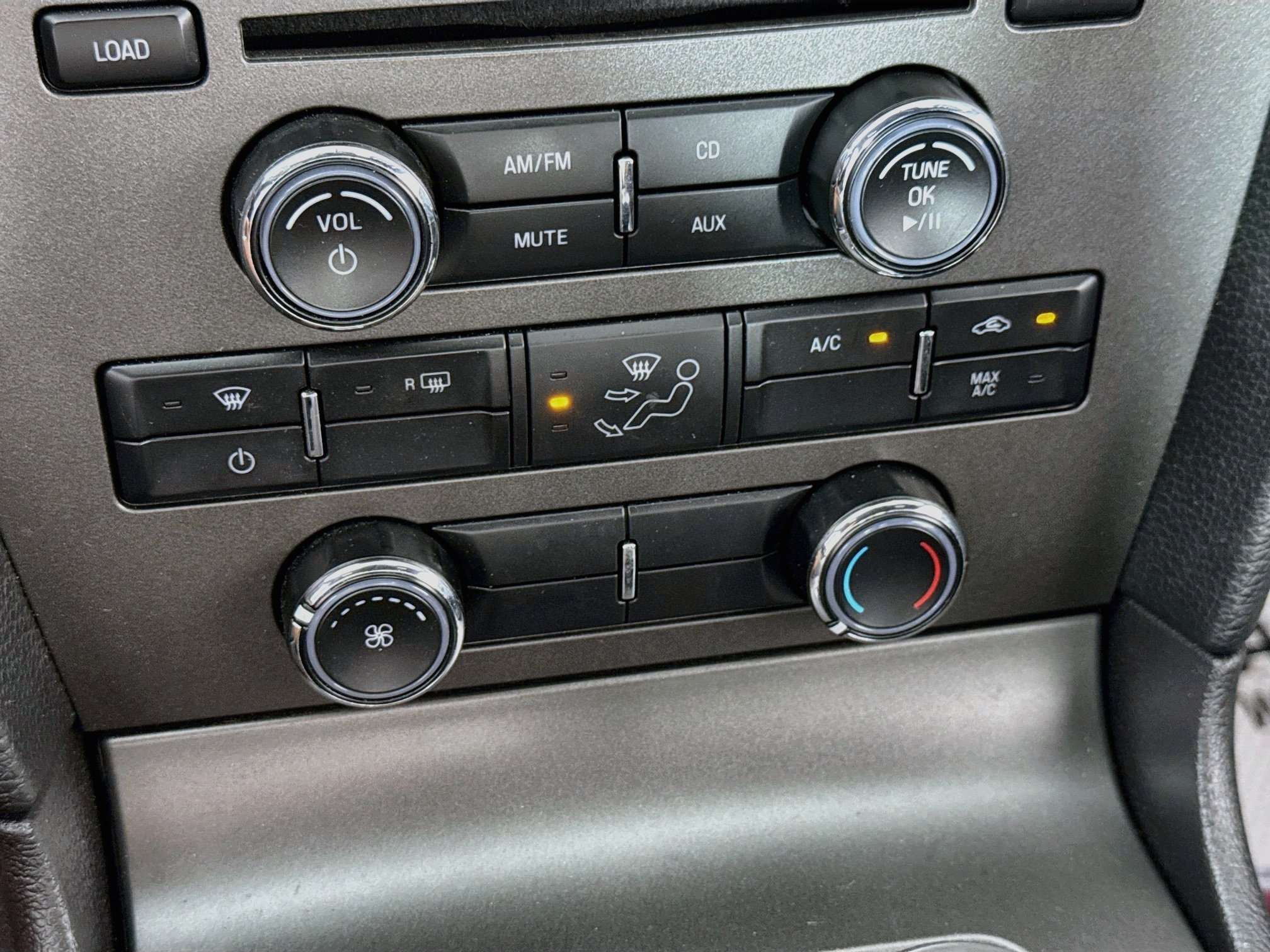Used 2014 Red Ford V6 image 4