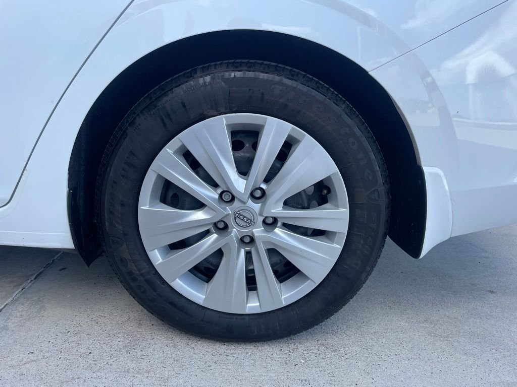 Certified Used 2025 White Nissan S image 17