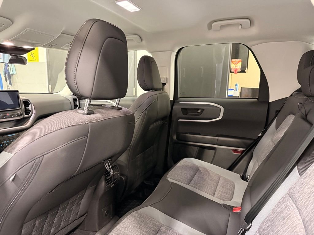 Used 2023 Green Ford  image 21