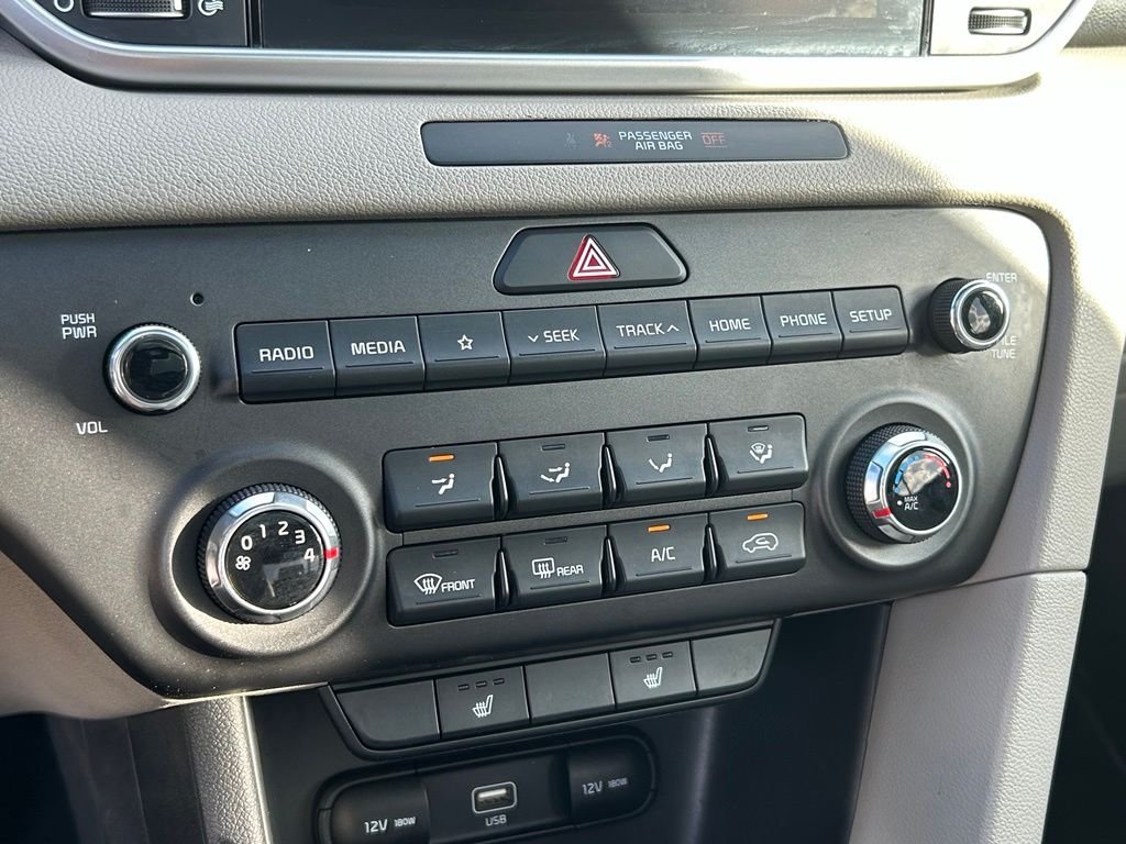 Used 2020 White Kia S image 30