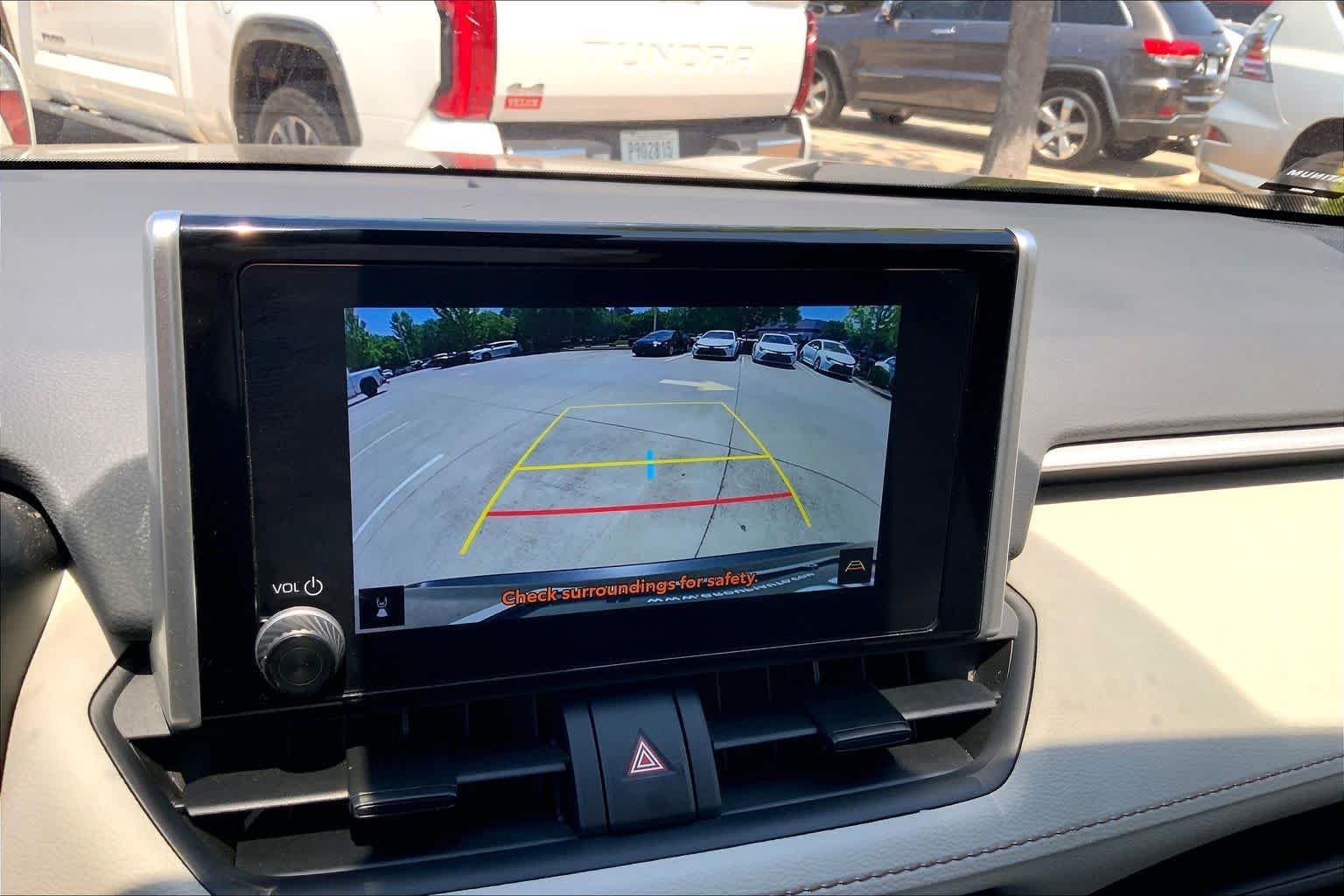 2024 Toyota RAV4 XLE - Photo 29