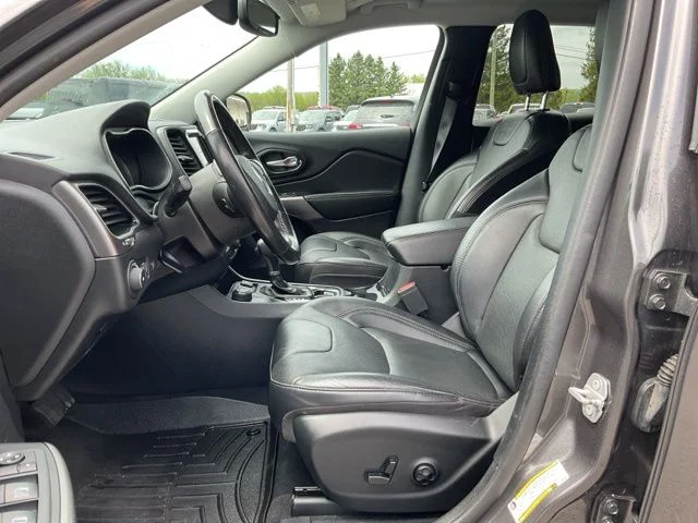 Used 2020 Gray Jeep Limited image 30