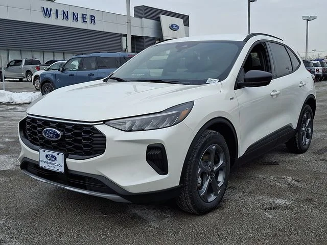 New 2026 Star White Metallic Tri-coat Ford ST-Line image 2