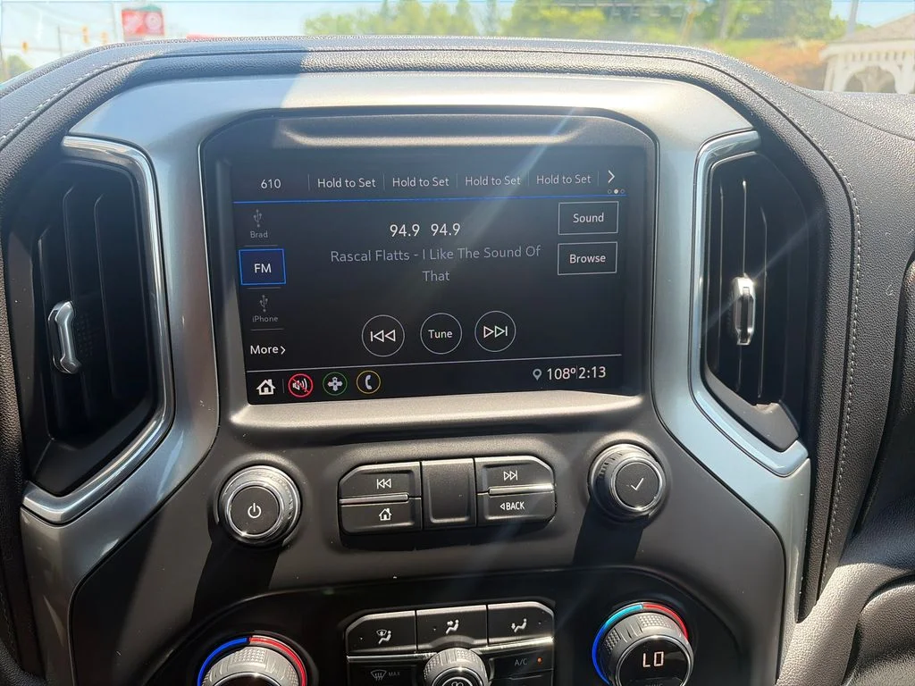 Used 2020 White Chevrolet LT image 19