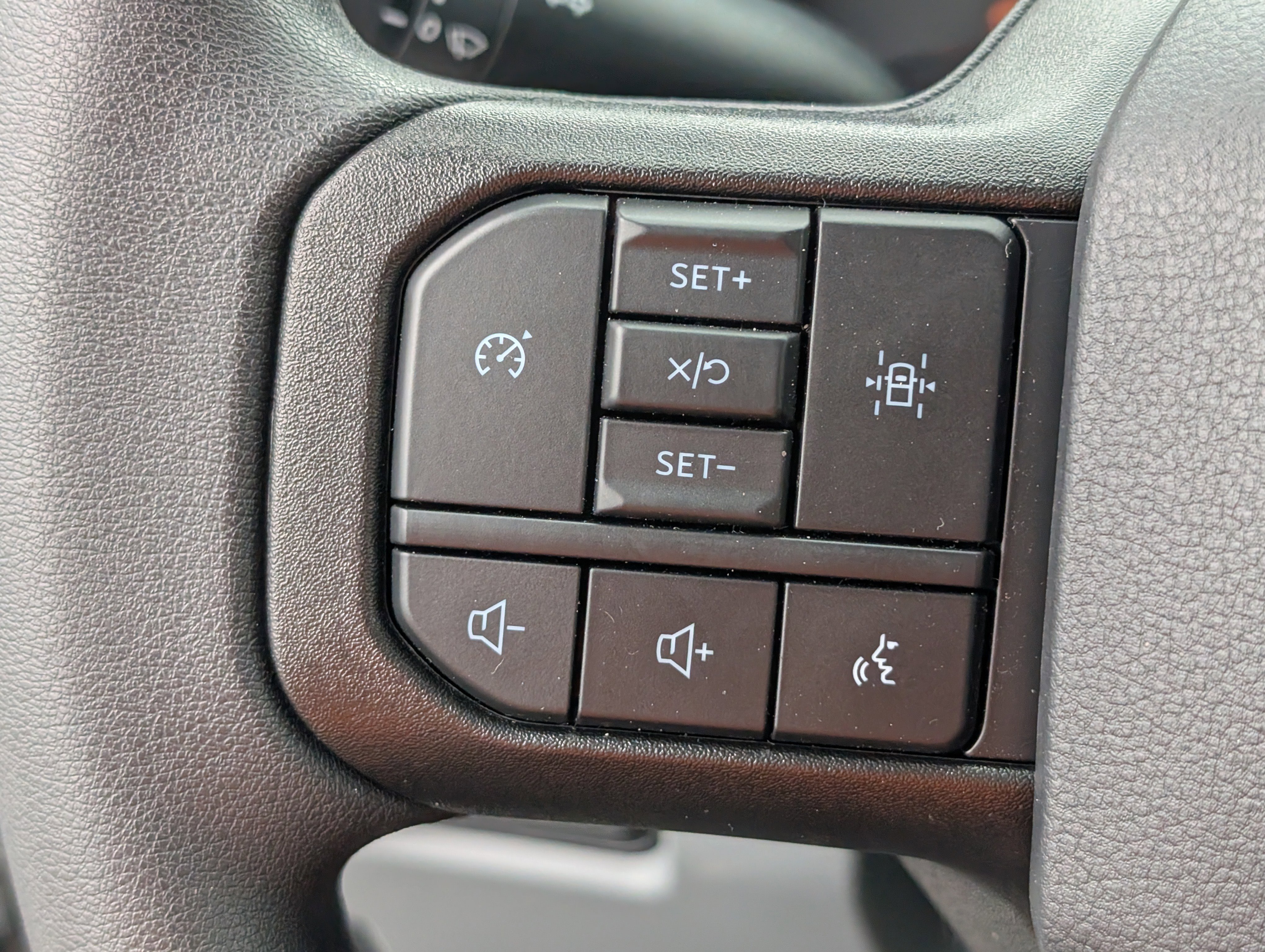 New 2026 Oxford White FORD F-450® XLT image 18