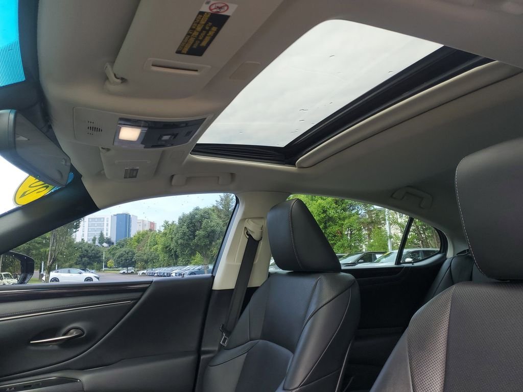 Used 2020 Black Lexus 350 image 15
