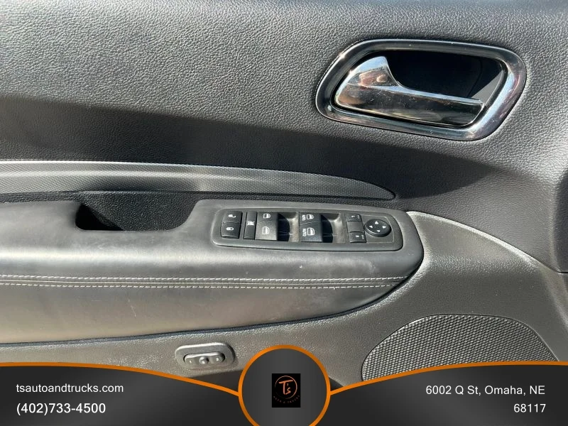 Used 2019 White Dodge R/T Sport Utility 4D image 17