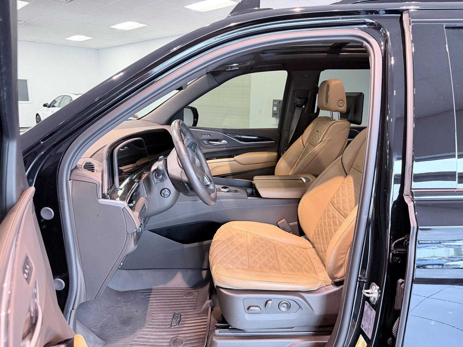 2024 Cadillac Escalade Sport - Photo 41