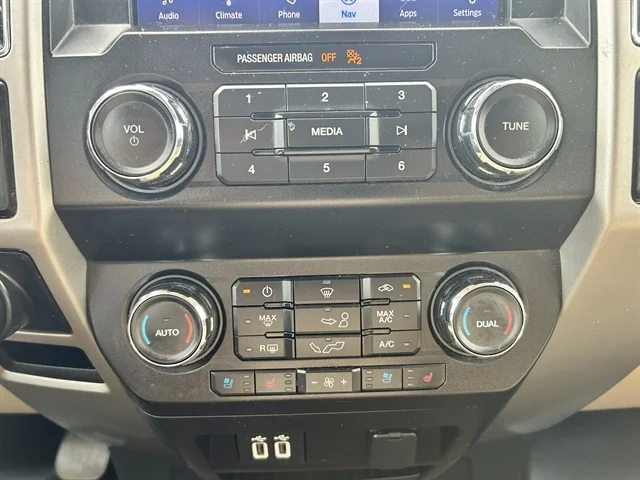 Used 2020 Red FORD LARIAT image 30