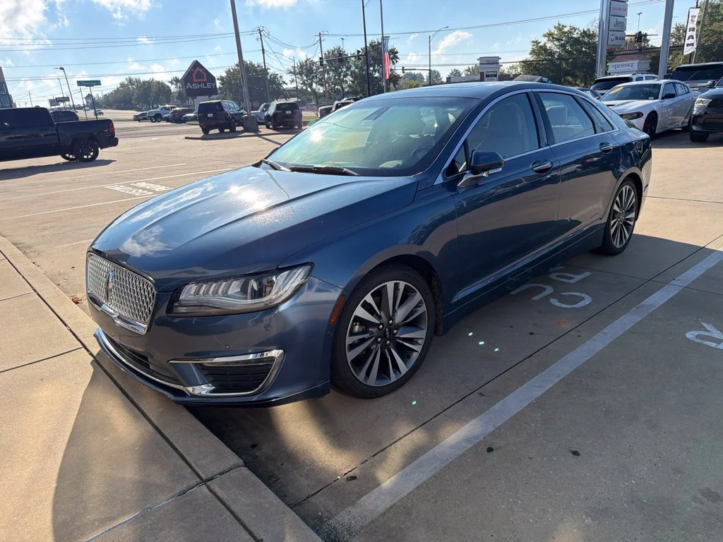 Used 2019 Blue Lincoln Reserve image 5