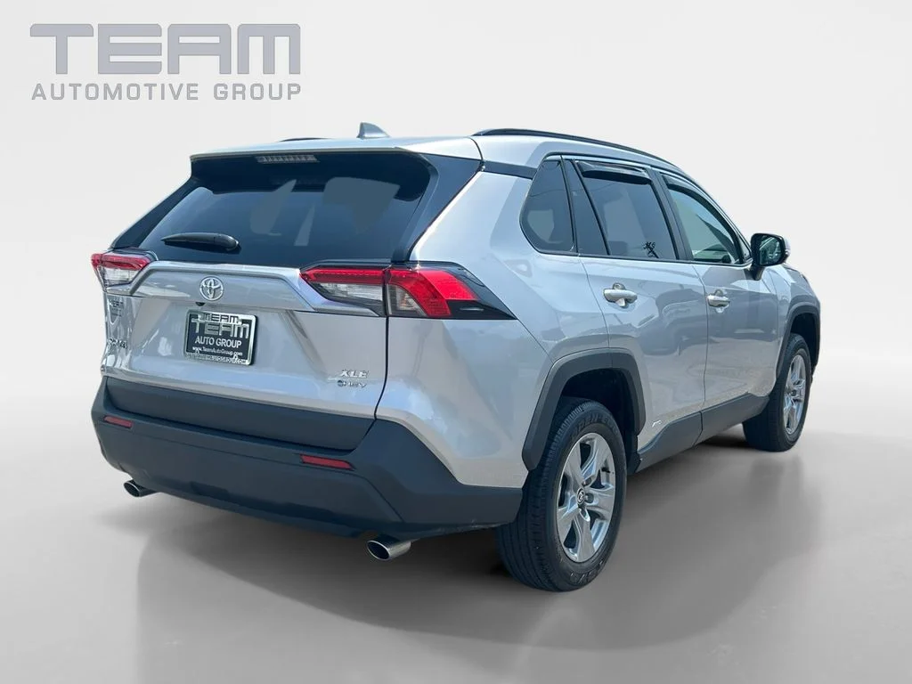 Used 2025 Silver Toyota XLE image 7