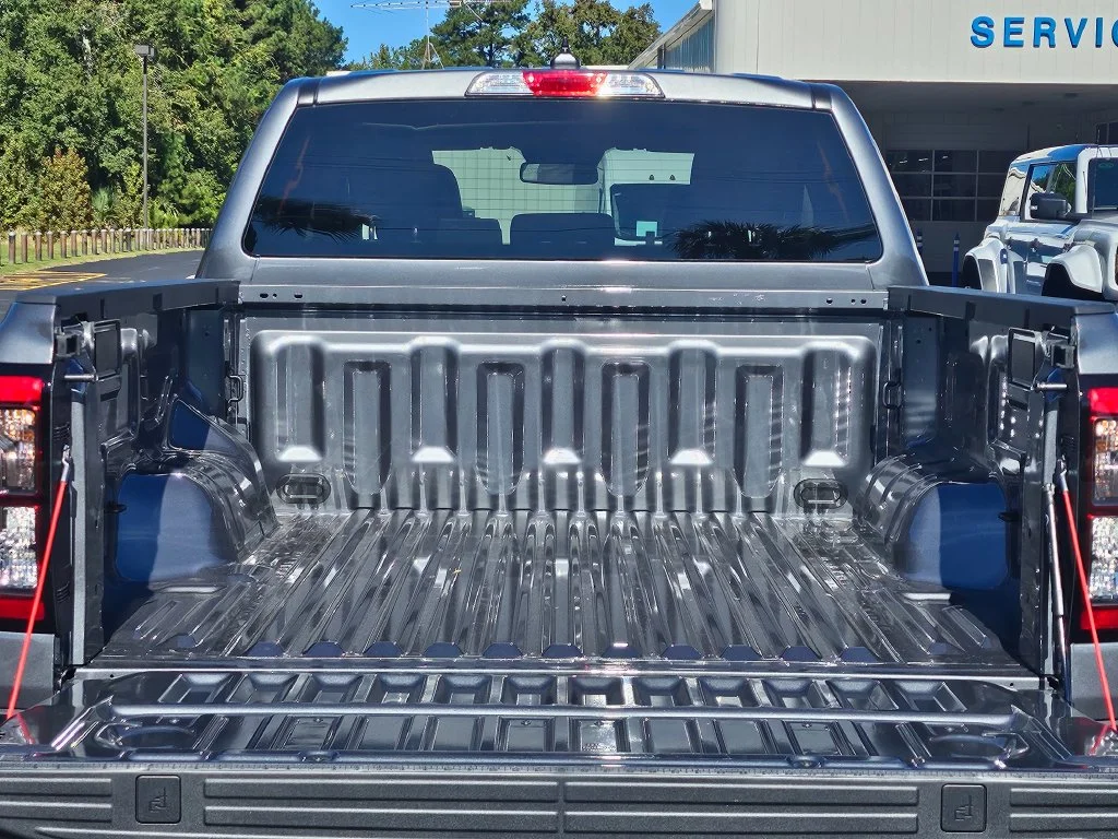 New 2026 Carbonized Gray Metallic Ford XLT image 13
