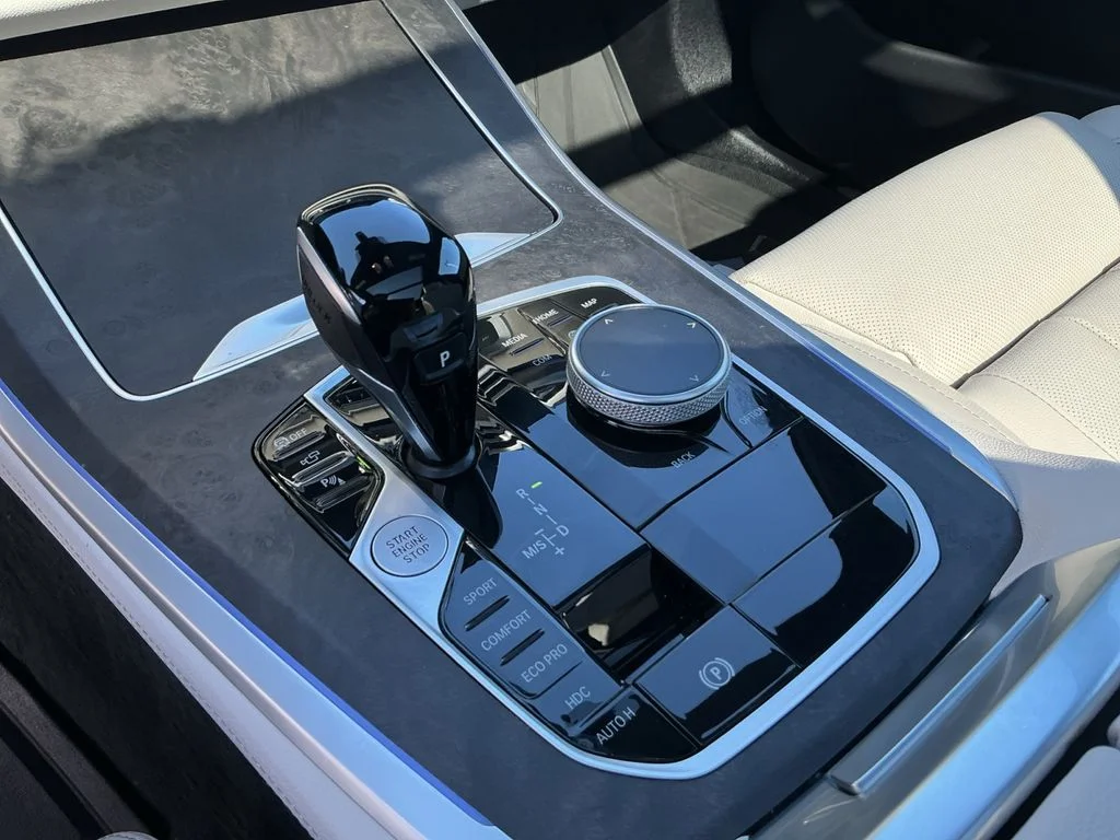 Used 2022 Brown BMW xDrive40i image 18