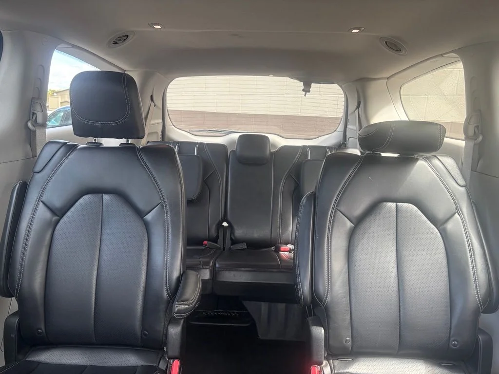 Used 2023 Bright White Clearcoat Chrysler Touring L image 28