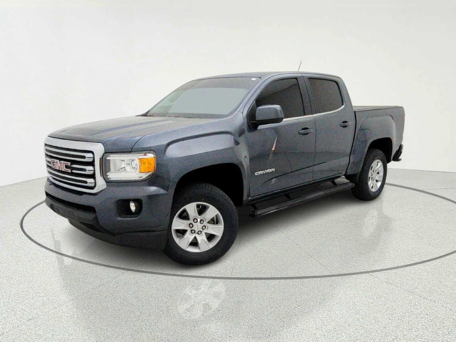 2015 GMC Canyon 2WD SLE Crew Cab Short Box's photo