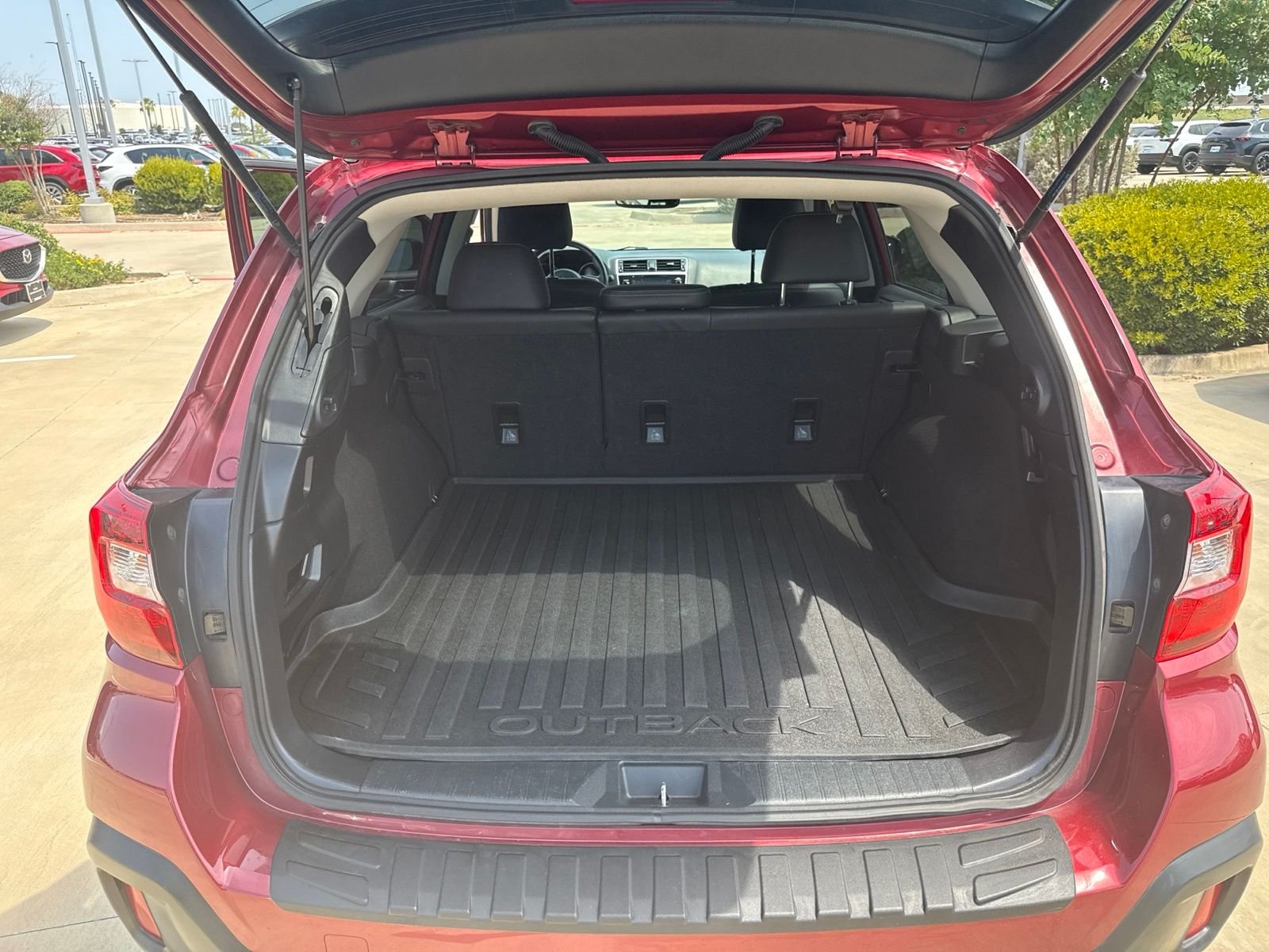 Used 2018 Crimson Red Pearl Subaru 2.5i image 12