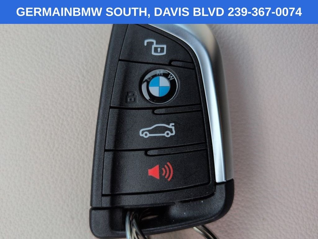 Certified Used 2022 Black Sapphire Metallic BMW xDrive30i image 33
