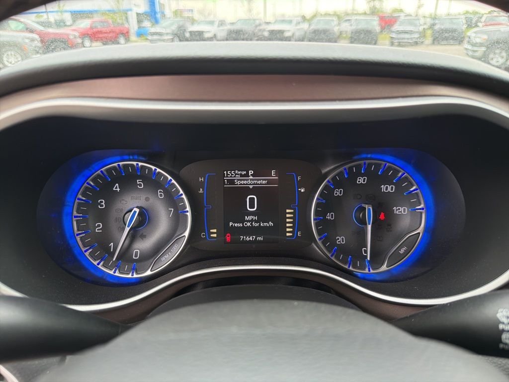 Used 2023 White Chrysler LX image 11