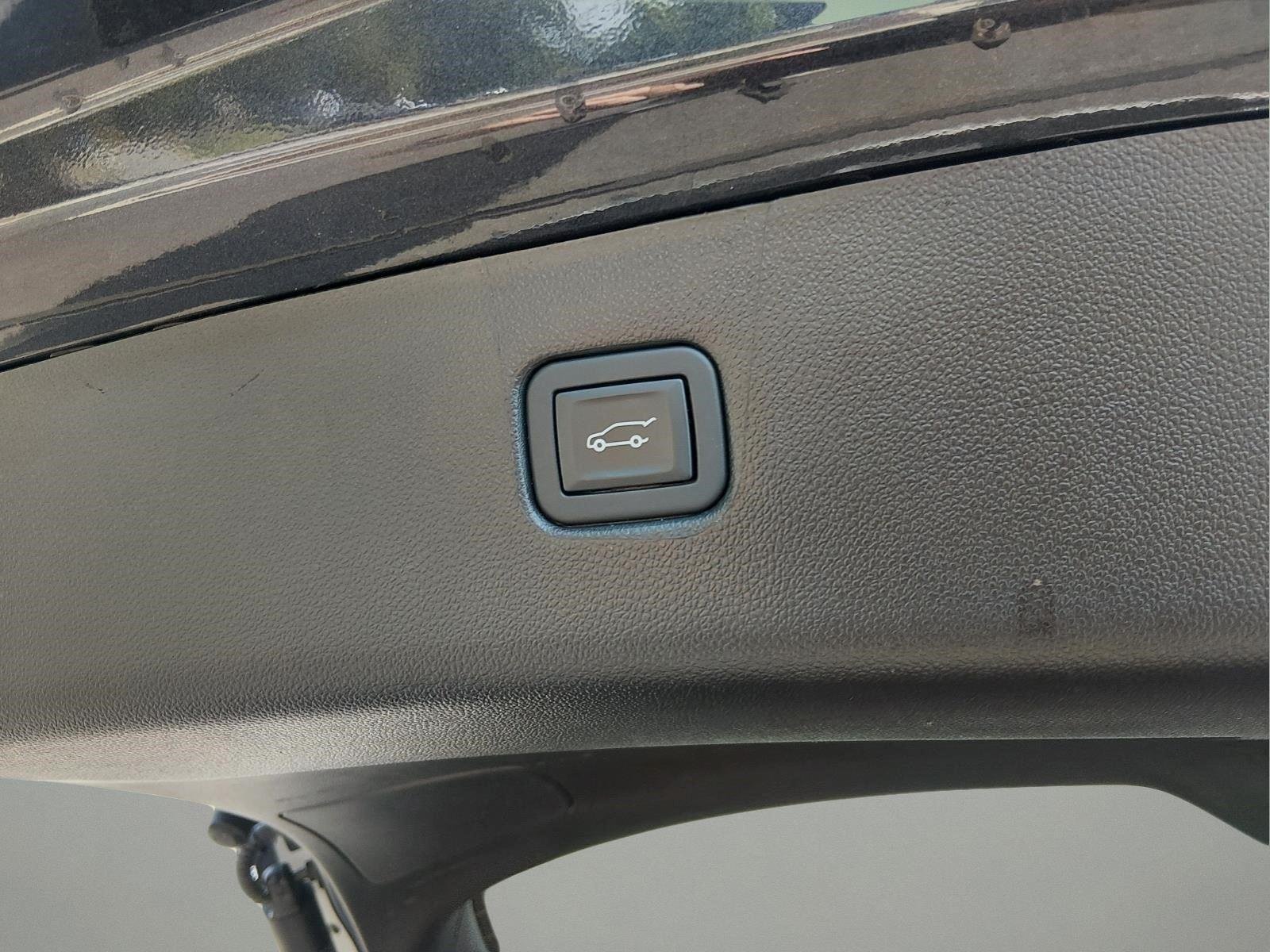Used 2022 Iron Gray Metallic Chevrolet LT image 22