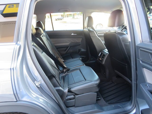 Used 2021 Platinum Gray Metallic Volkswagen 2.0T SE image 11