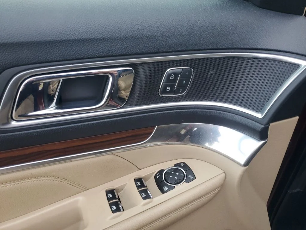 Used 2016 Brown Ford Limited image 12