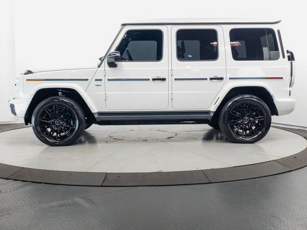 Certified Used 2025 Moonlight White Metallic Mercedes-Benz G 580 image 4