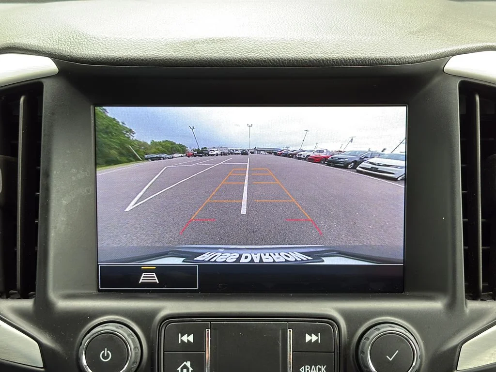 Used 2023 Silver GMC SLE image 23